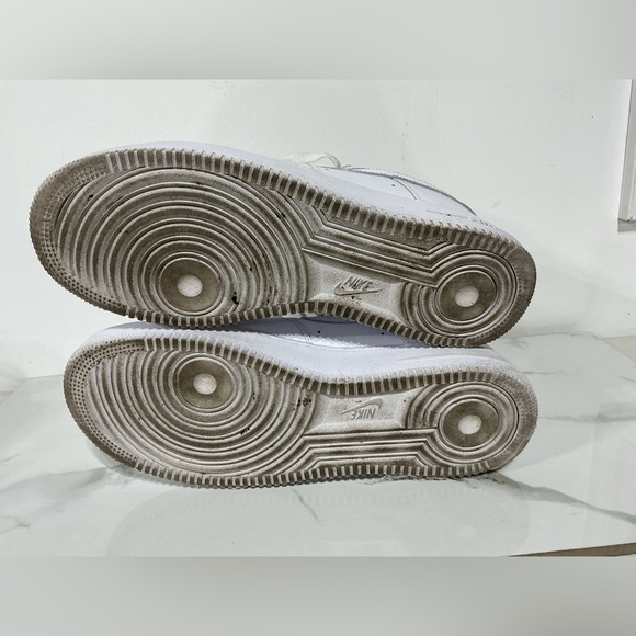 Nike Air Force 1 07 'Triple White US Size 8 CW2288-111 White/White/White - Picture 7 of 7